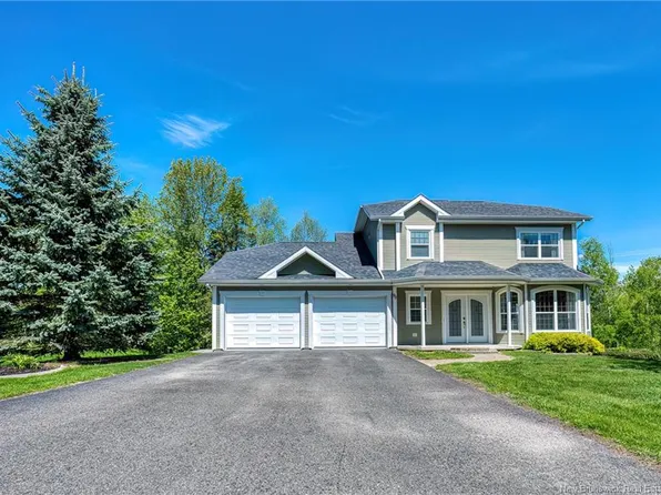 90 Nowlan St, Grand Falls, NB E3Z 1B2
