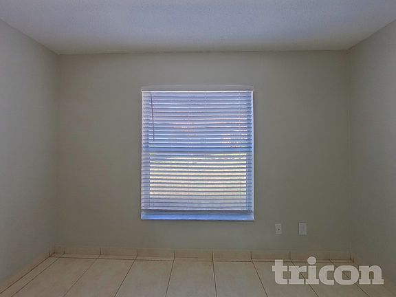 5th image of 2305 Saphire Ct