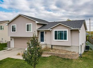 2301 Vista View Dr, Granger, IA 50109
