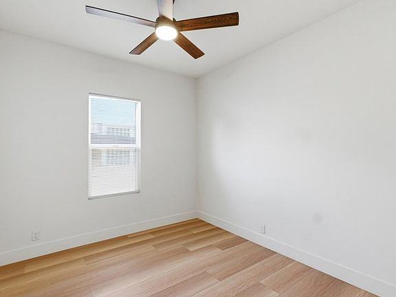 4th image of 718 Bernard St