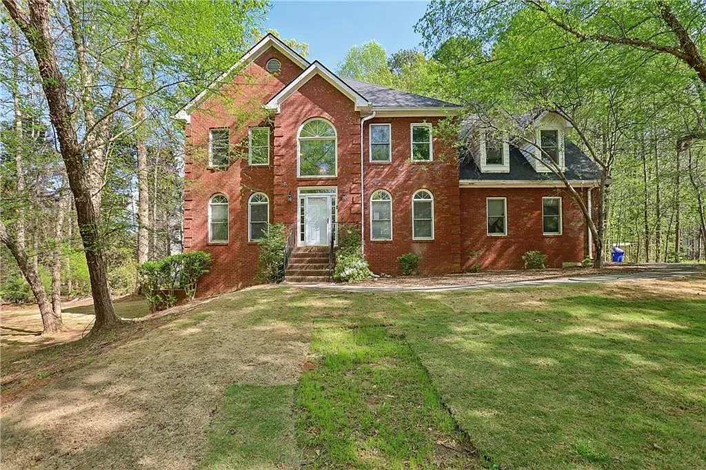 6 bed, 4338 sqft, $3,500 — Photo 1