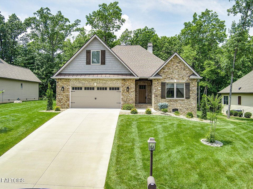 1st image of 19 Oak Leaf Cir