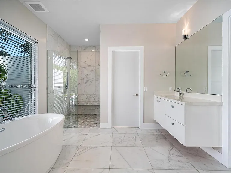 511 Madeira Ave — Photo 14