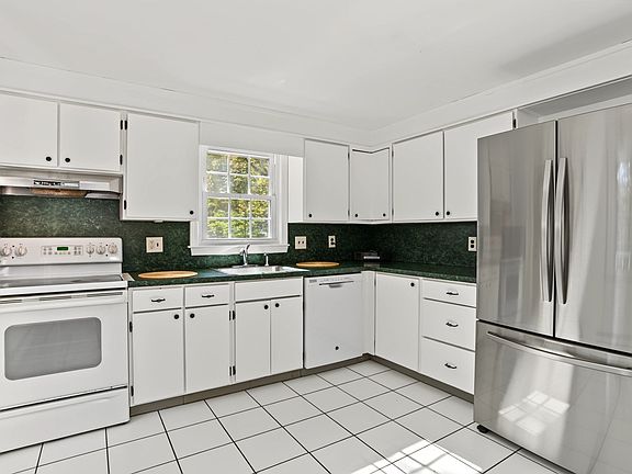 5th image of 171 West St