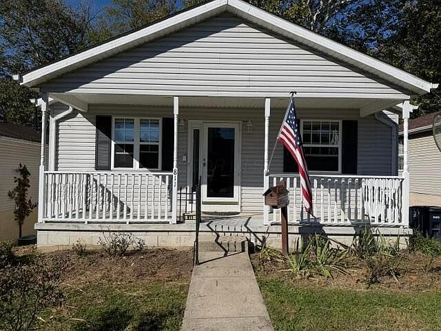 1st image of 811 Boyd St