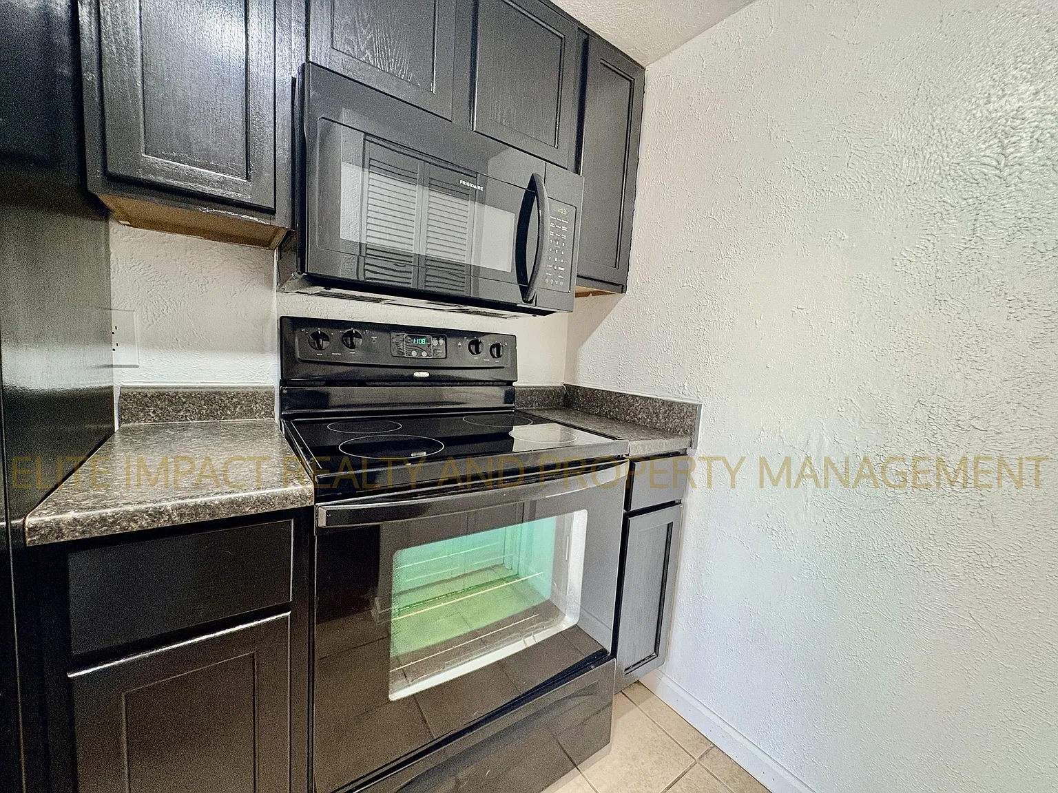 1620 N Wilmot - D265 — Photo 2