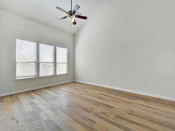 4th image of 10605 Portico Ln