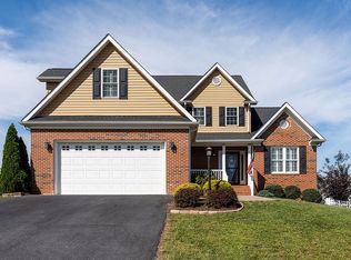 15 Canvasback Dr, Stuarts Draft, VA 24477