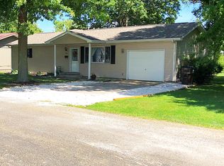 486 Kimber St, Waverly, IL 62692