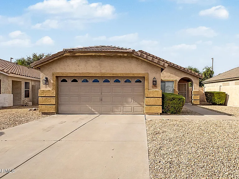 3290 E Juanita Ave — Photo 2