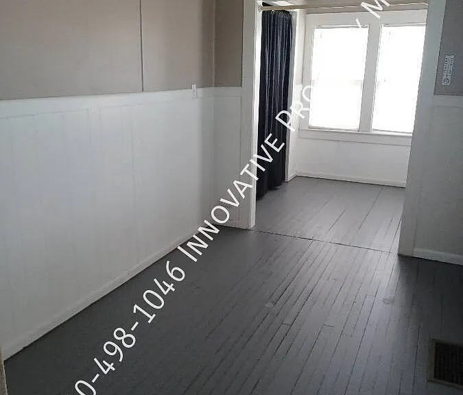 1115 Knapp Ave #2 — Photo 4