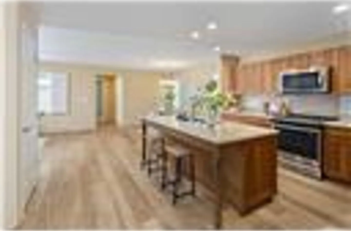 Gem in Ewa! 4 Bedroom/3 Bath/Garage — Photo 3