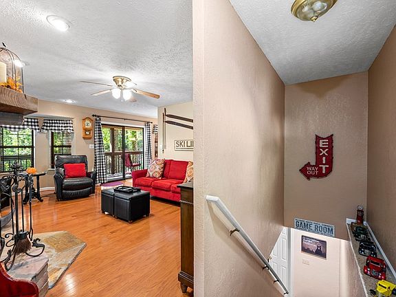 2nd image of 2116 Luzerne Dr