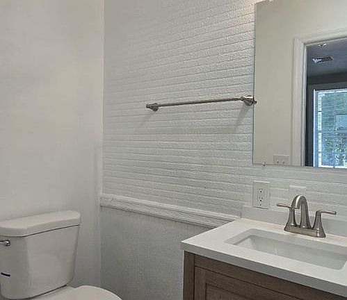 5th image of 2911 N 17th St