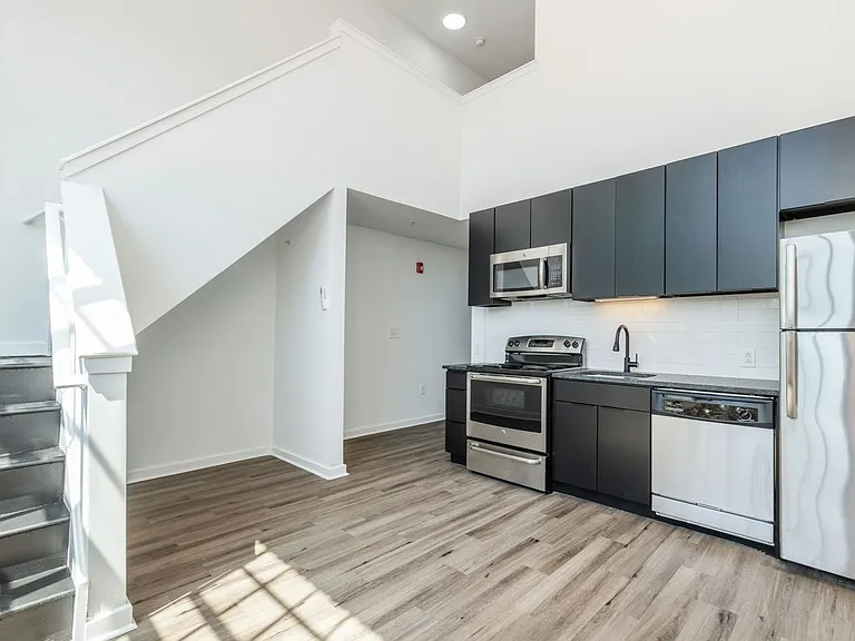 3003 Glenwood — Photo 171