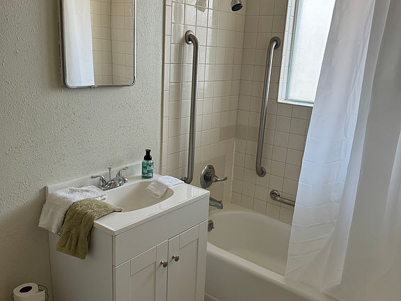 5th image of 4934 Guadalupe Dr
