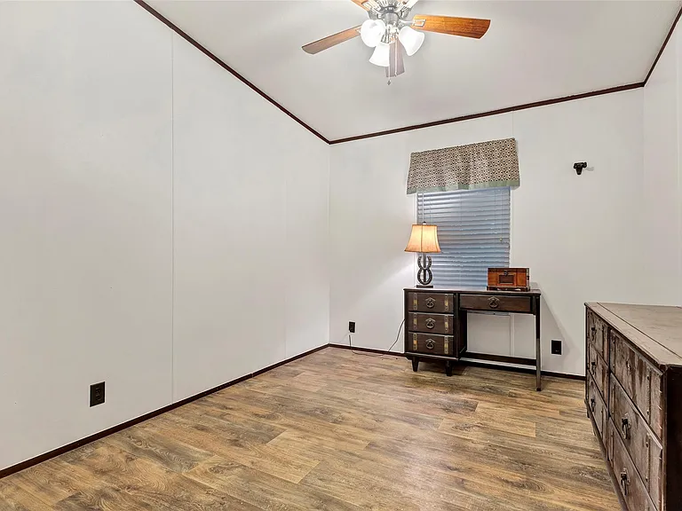 271 Shoreline Dr — Photo 16