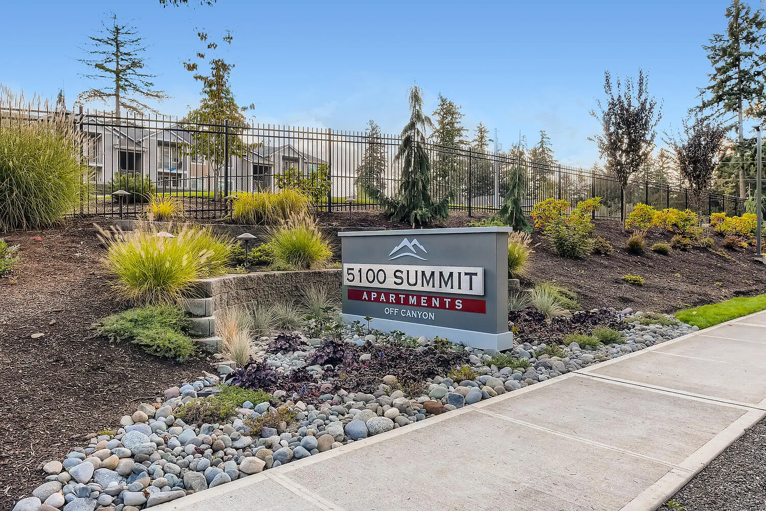 5100 Summit — Photo 1