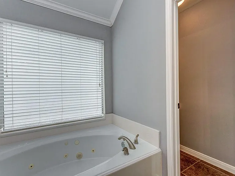 2649 Helena St — Photo 26