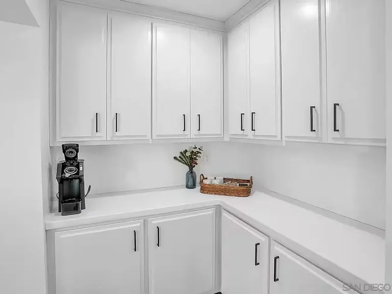 3550 Laketree Dr — Photo 43