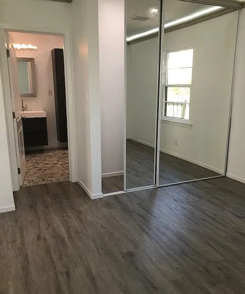 5025 Genesta Ave — Photo 11
