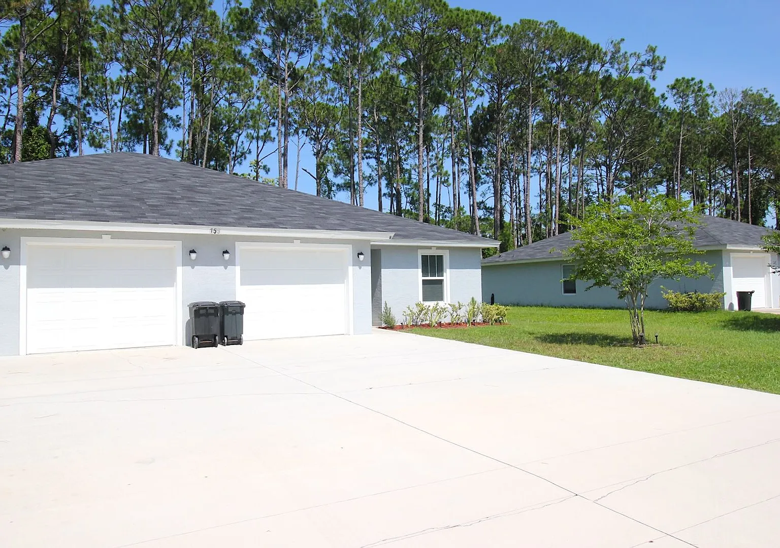 Roomy 3 Bed 2 Bath Duplex Home for Rent w Lawn Cutting Included! — Photo 3
