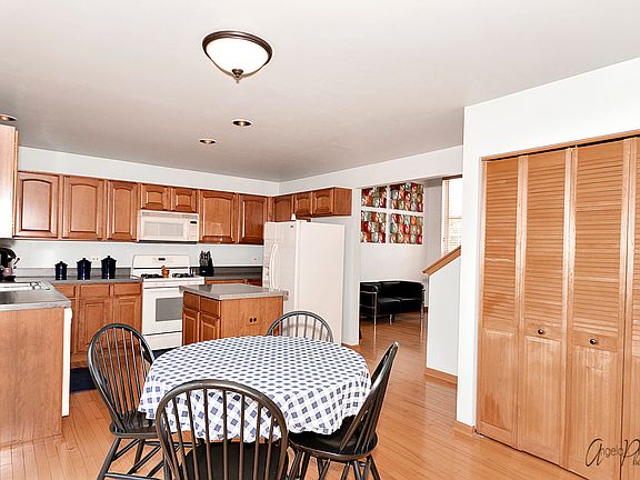 5th image of 2135 N Camden Ln