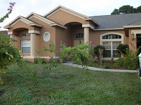 2nd image of 1025 SW Mantilla Ave