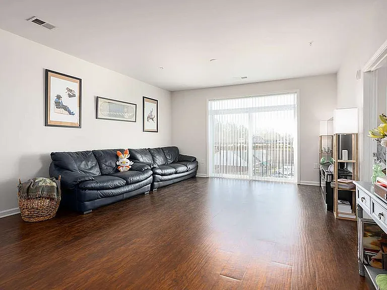 Living Room 4
