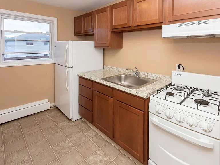 Newell Heights Apartments — Photo 7