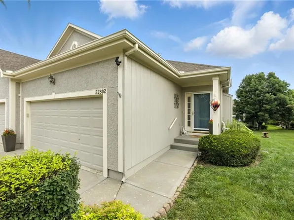 22802 W 72nd Ter, Shawnee, KS 66227