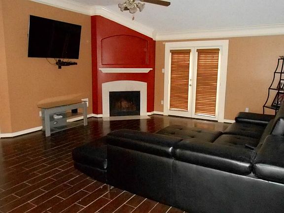 3rd image of 19106 Treemill Ct