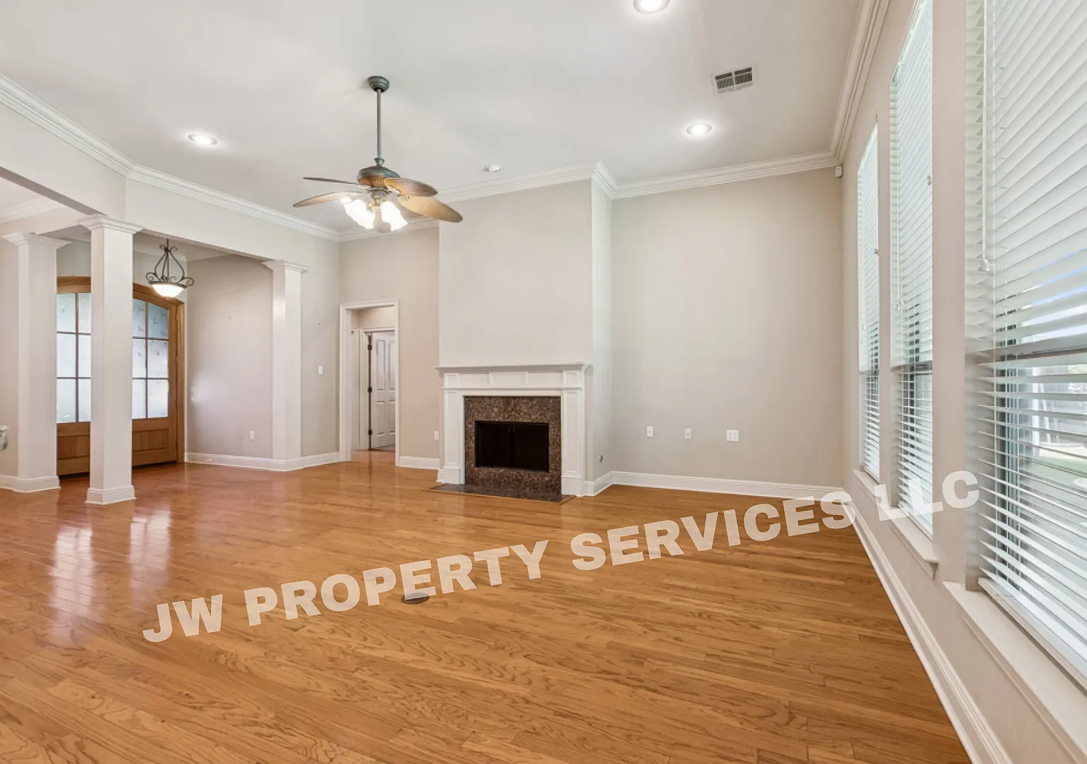Spacious 4-Bedroom Pet-Friendly Home in Covington — Photo 3