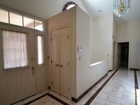 2nd image of 2797 Country Woods Ln