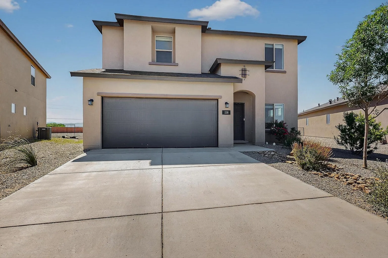 4 bed, 2475 sqft, $2,800 — Photo 1