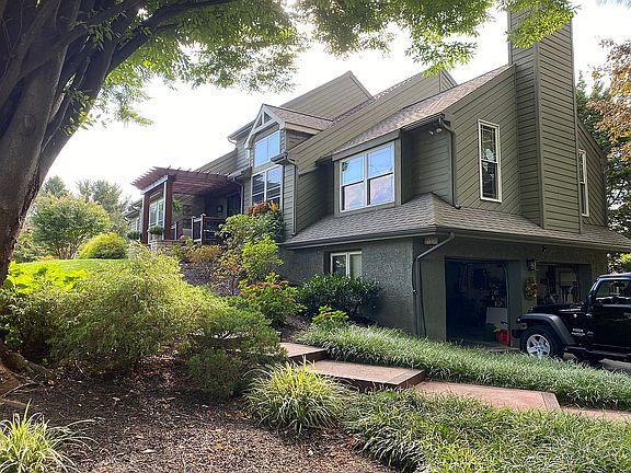 2nd image of 103 Willow Glen Dr