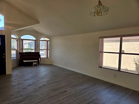 5th image of 6411 W Adobe Dr