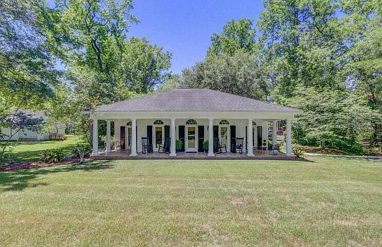 204 Salisbury Dr