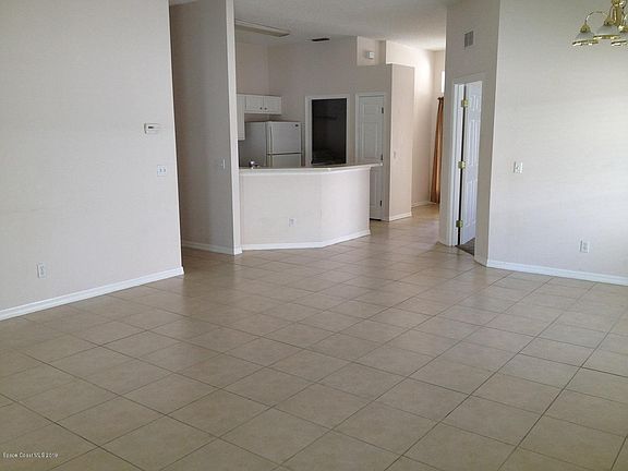 4th image of 3814 La Flor Dr #0