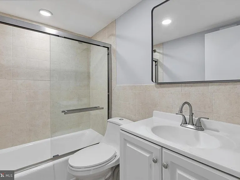 4520 King St #601 — Photo 17