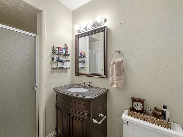 1553 E Huckleberry Cir — Photo 16