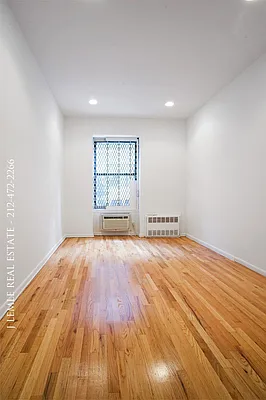 Rented by J. Lemle Real Estate | media 28