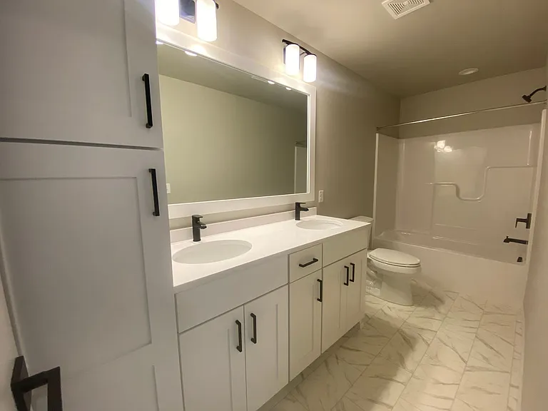 2232 Griffin Dr S — Photo 34
