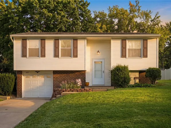 203 Cameron Dr, Cranberry Township, PA 16066