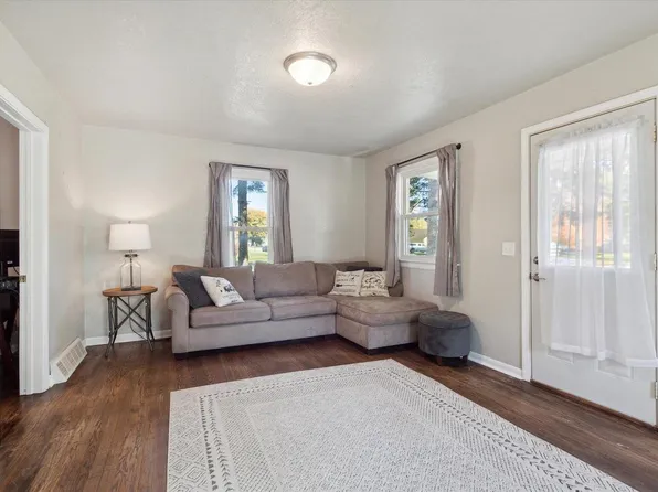 103 South Clear Lake Avenue, Milton, WI 53563