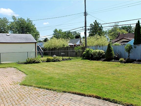 2nd image of 219 Danbury Dr