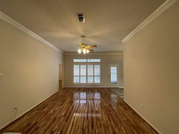 4th image of 7837 Pecan Dr