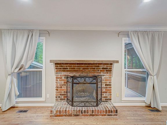 4th image of 3068 Whispering Pines Cir
