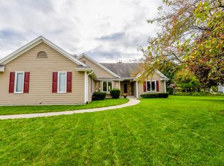 13565 W Sun Valley Dr, New Berlin, WI 53151