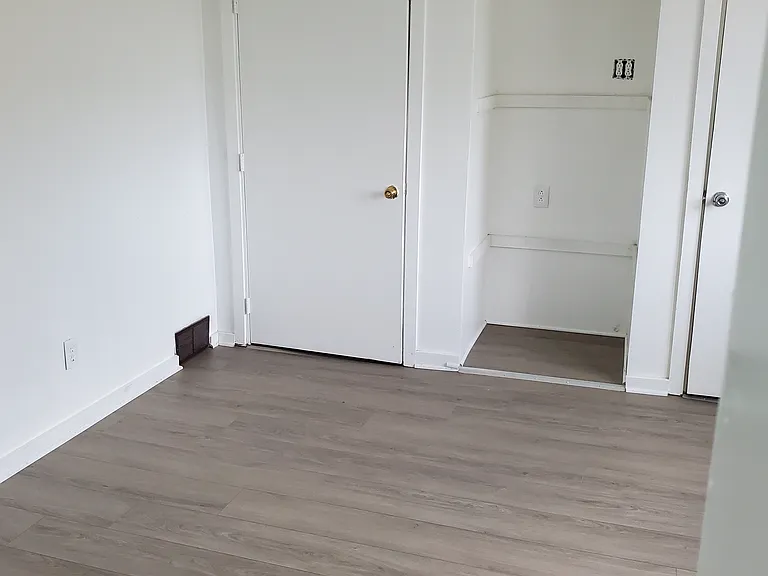 243 Watson Blvd #2 — Photo 8